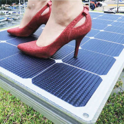 Harga yang bagus Black Off Grid Portable Monocrystalline Solar Panels 55W 12V Untuk RV Perahu Laut untuk parkir mobil on line