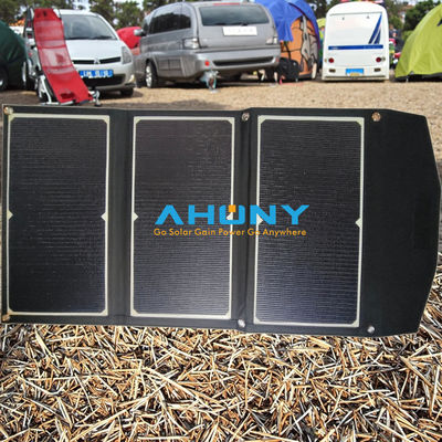 Harga yang bagus Pengisi daya surya lipat portabel 50w untuk hidup dan berkemah di luar jaringan CE ROHS ISO9001 Sertifikasi on line